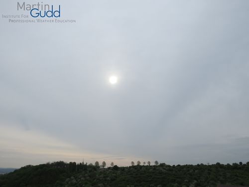 Übergang von Cirrostratus in Altostratus translucidus