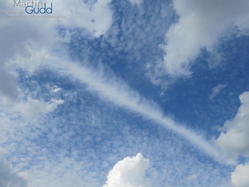 Altocumulus cavum – Canal Cloud 3